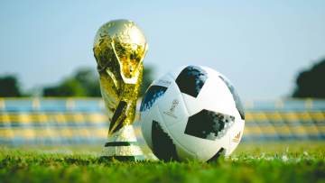 FIFA和央视谈崩了，不是因为钱，而是熬夜看球的那一代人老了（配图示意）
